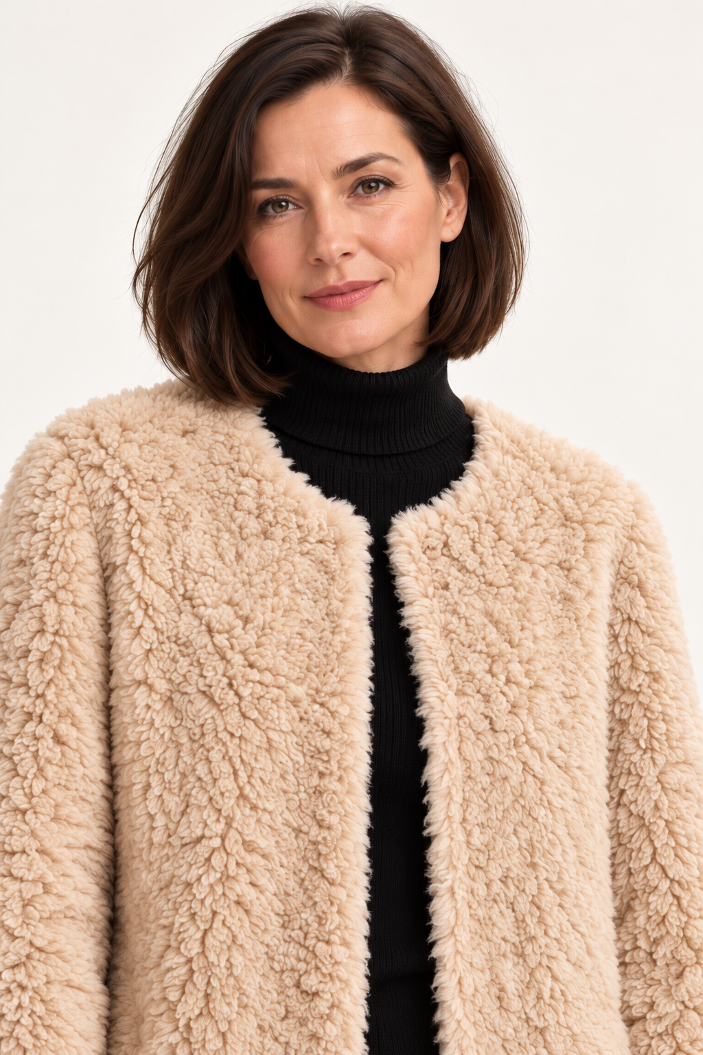 Women's Fluffy Jacket Beige 04 CloseUp