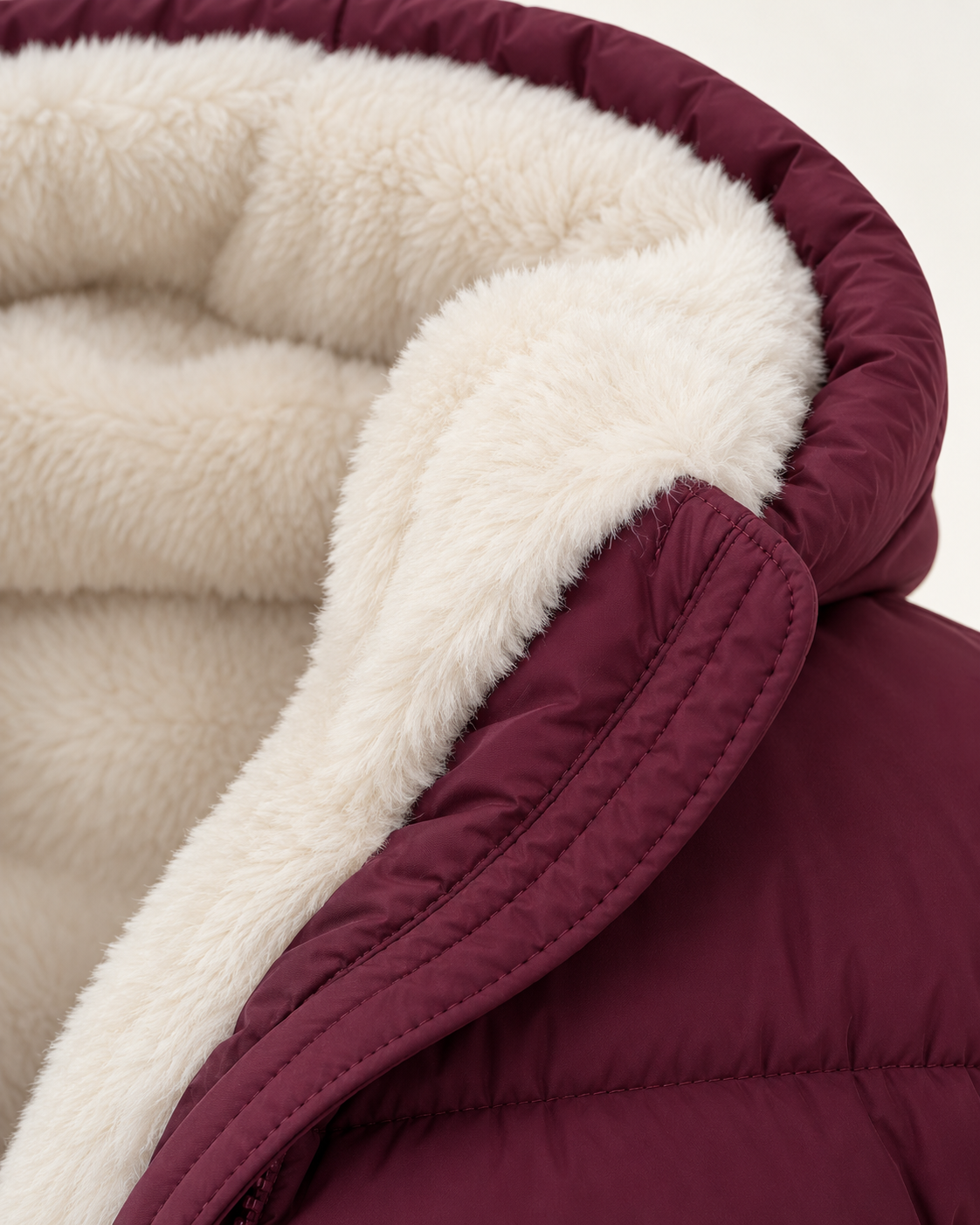 Women's short puffer jacket in Burgundy, lining detail