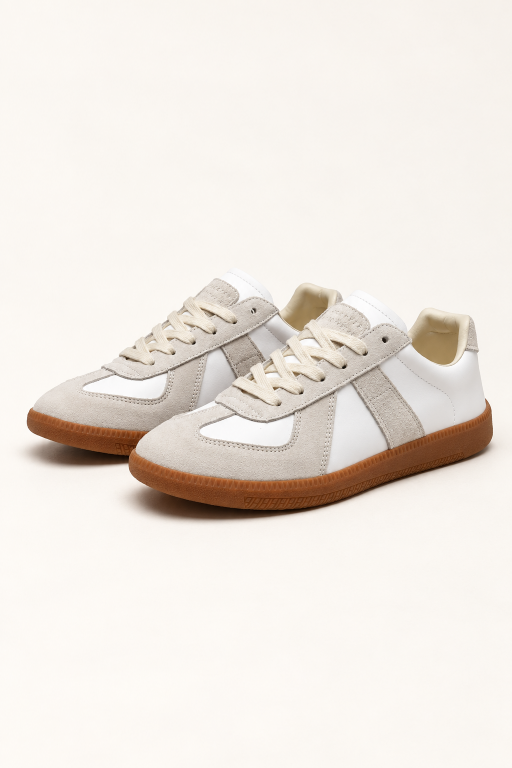 Harevi men's lace up trainers - White pair