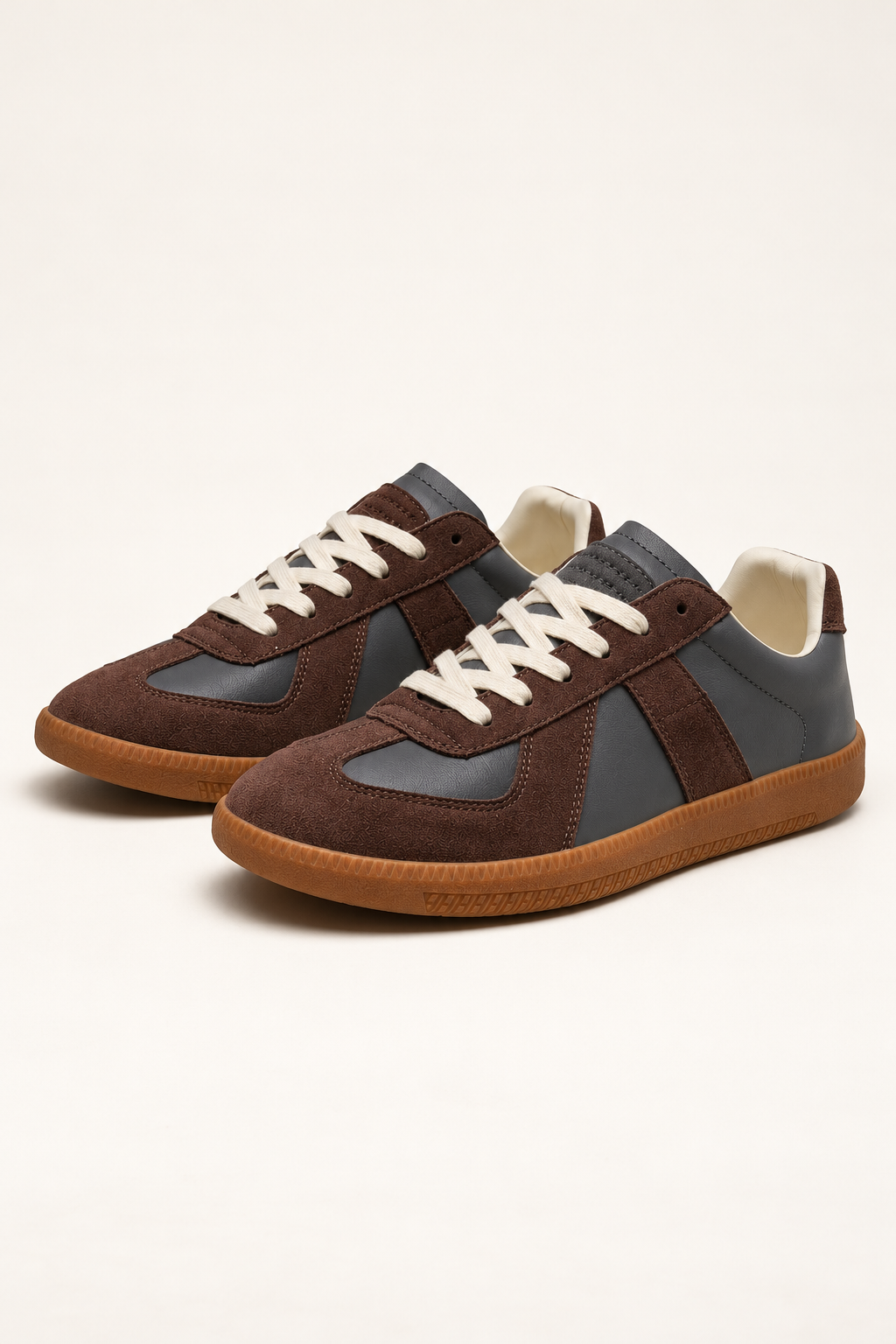 Harevi men's lace up trainers - Grey pair